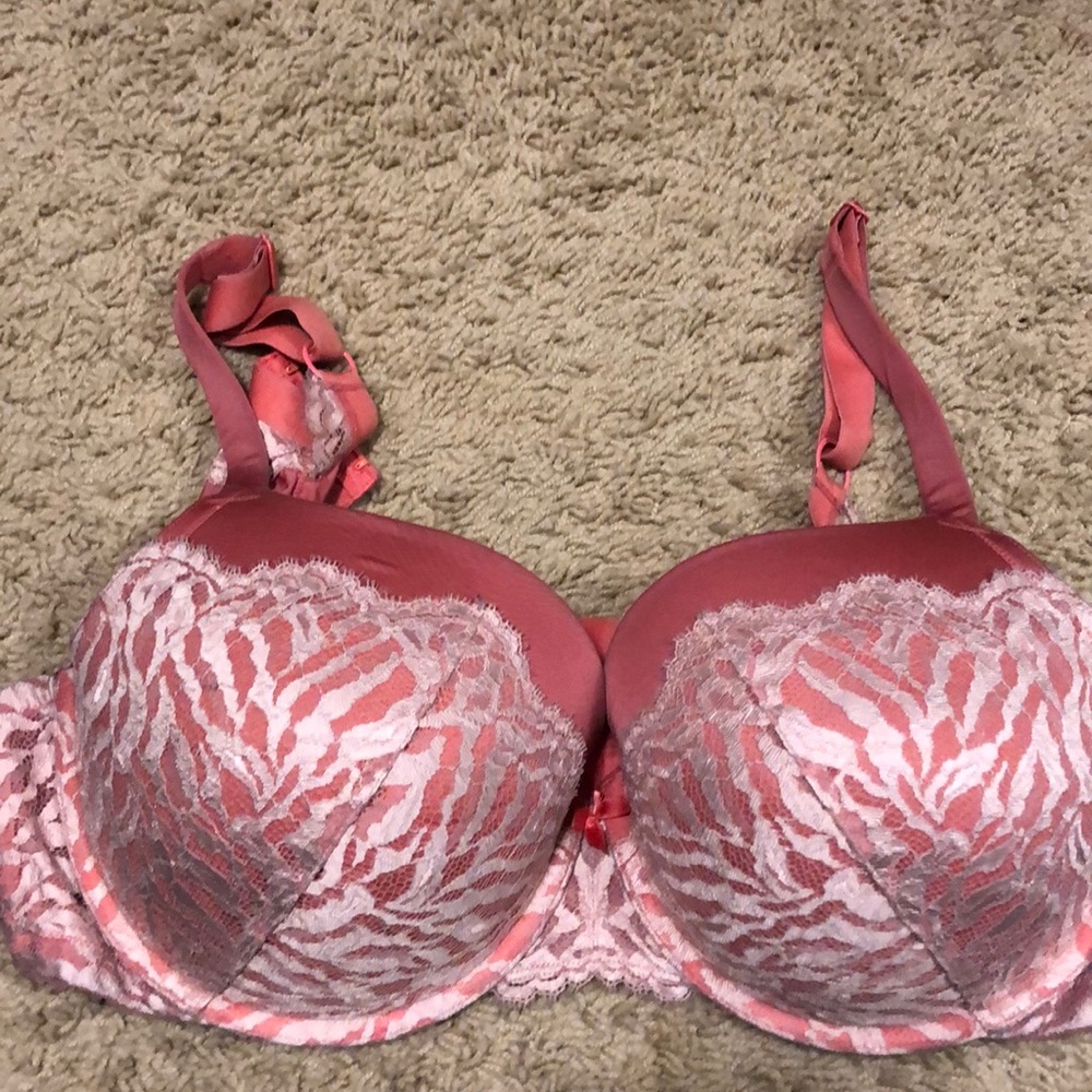 To prod pink bra underwire and padding